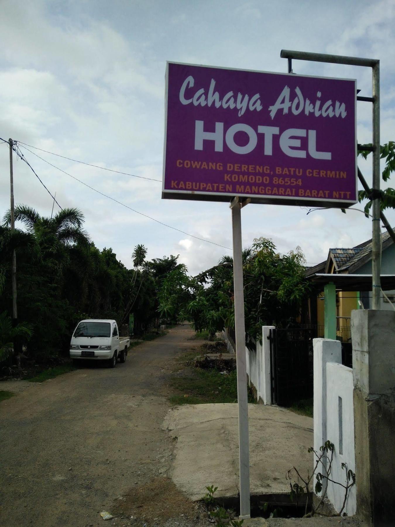 Cahaya Adrian Near Komodo Airport Лабуан-Баджо Екстер'єр фото